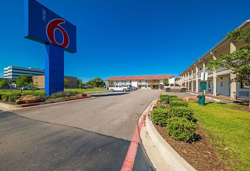 Motel 6dallas, Tx  Farmers Branch
