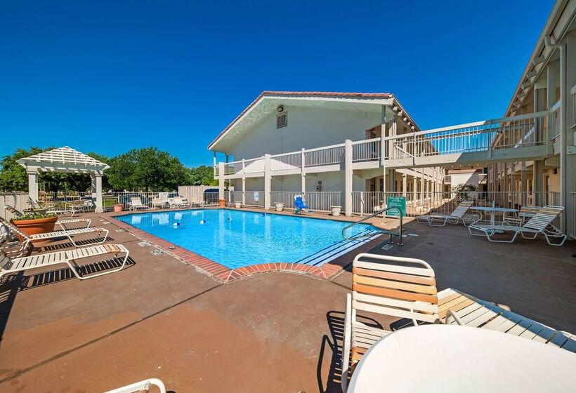 Motel 6dallas, Tx  Farmers Branch