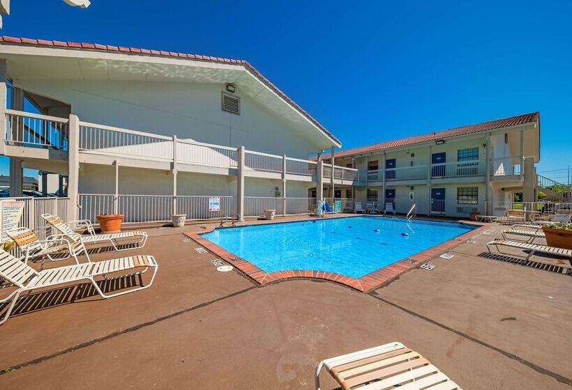 Motel 6dallas, Tx  Farmers Branch