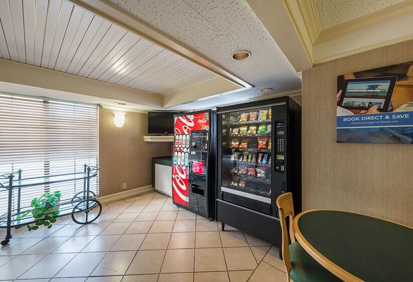 Motel 6grand Prairie, Tx  Interstate 30