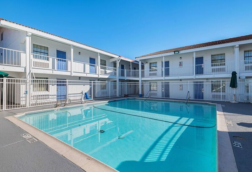 Motel 6grand Prairie, Tx  Interstate 30