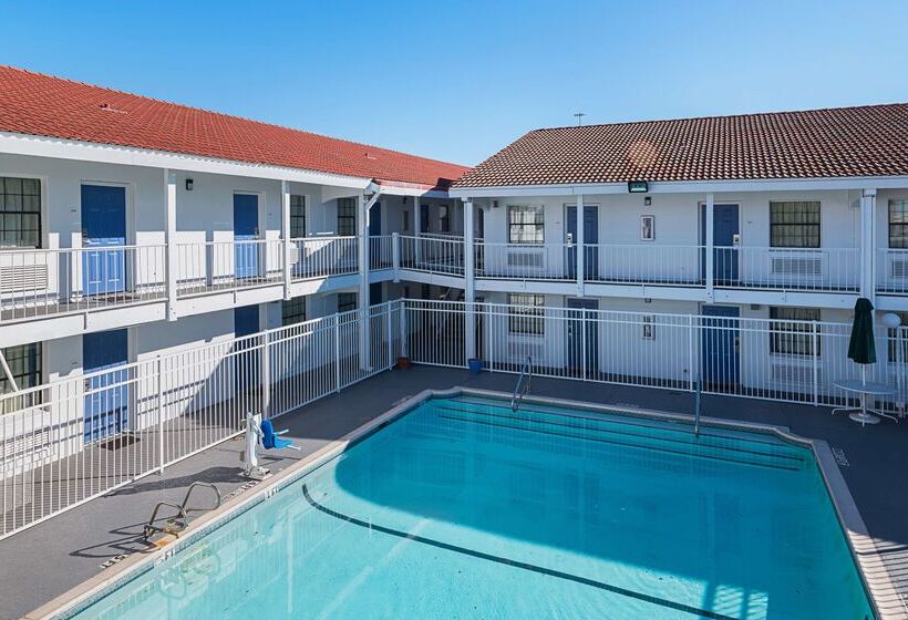 Motel 6grand Prairie, Tx  Interstate 30