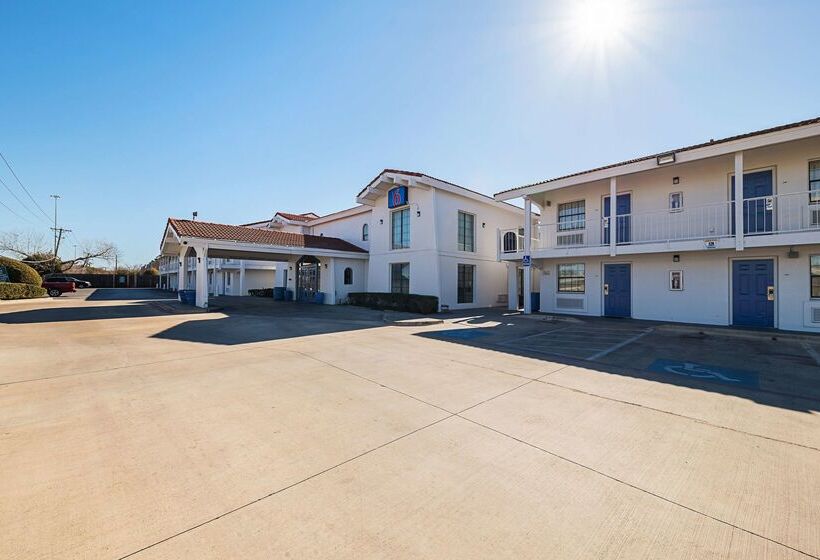 Motel 6grand Prairie, Tx  Interstate 30