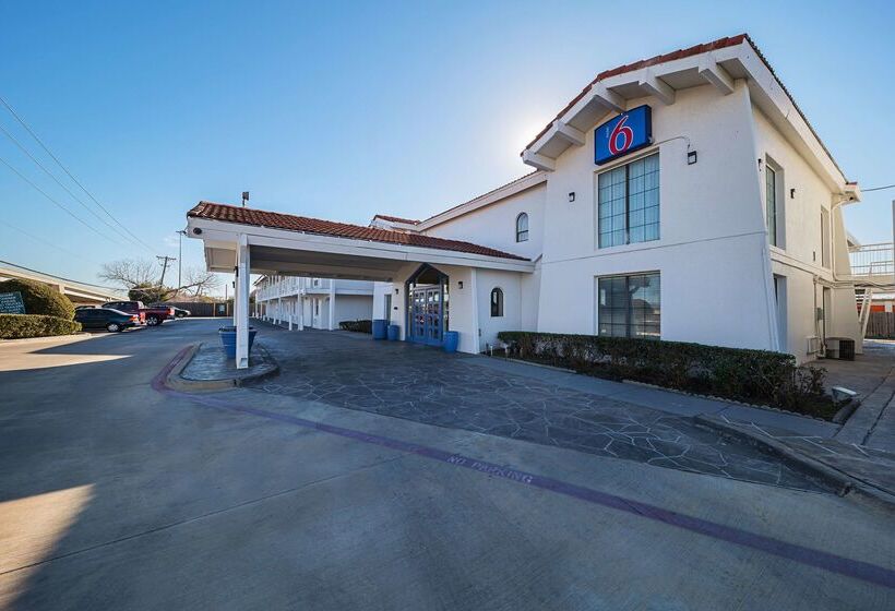 Motel 6grand Prairie, Tx  Interstate 30