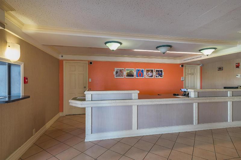 Motel 6grand Prairie, Tx  Interstate 30