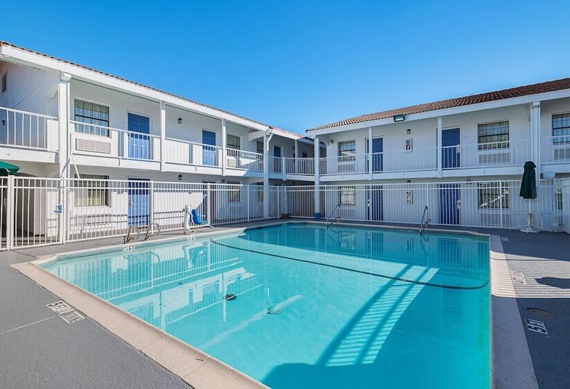 Motel 6grand Prairie, Tx  Interstate 30