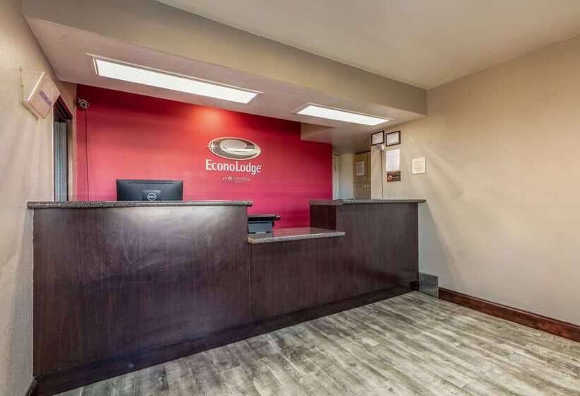 فندق على الطريق Econo Lodge