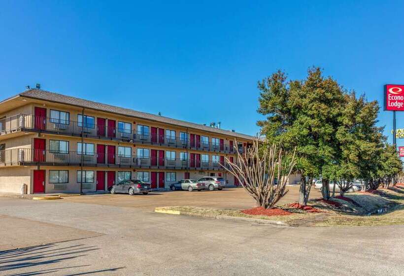 فندق على الطريق Econo Lodge