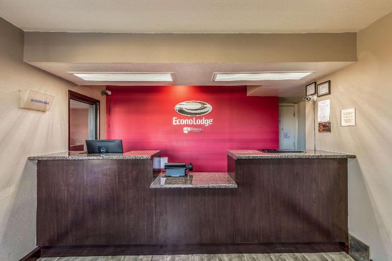 فندق على الطريق Econo Lodge