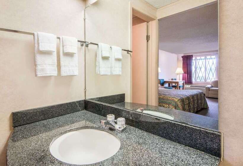 モーテル Knights Inn Canton