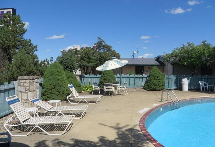 モーテル Knights Inn Canton