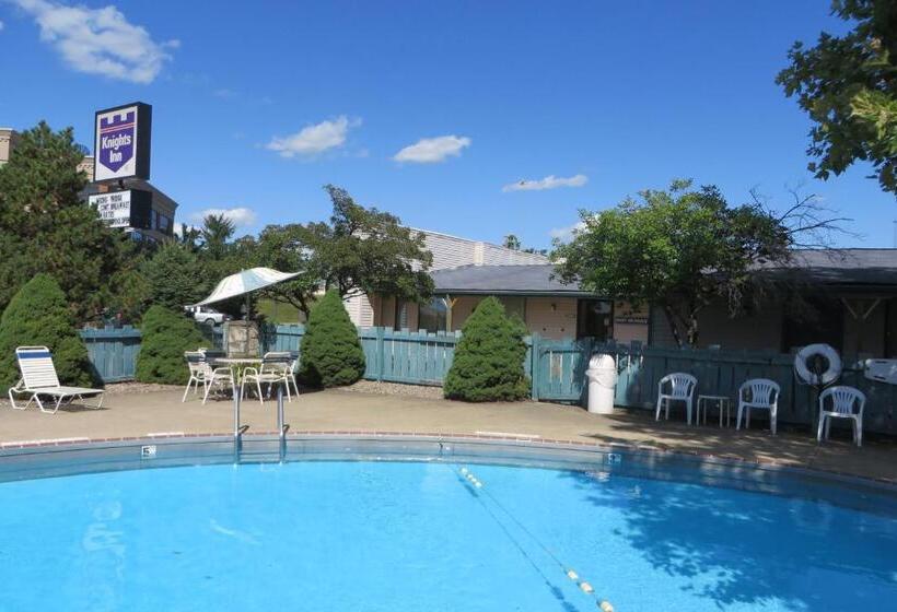 モーテル Knights Inn Canton