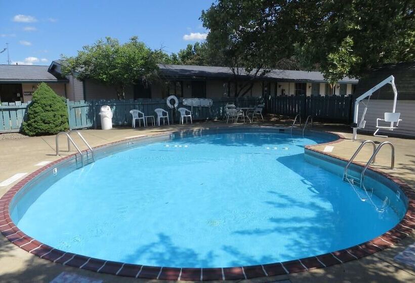 モーテル Knights Inn Canton