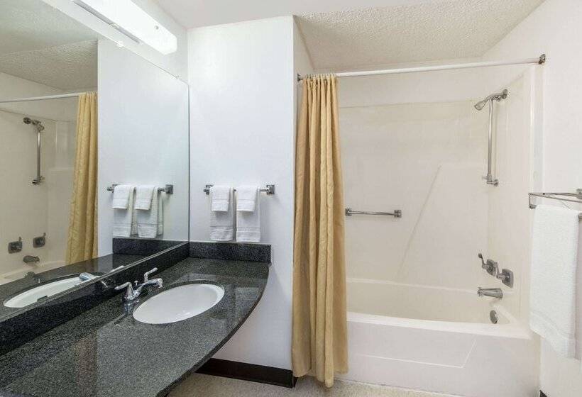 モーテル Knights Inn Canton