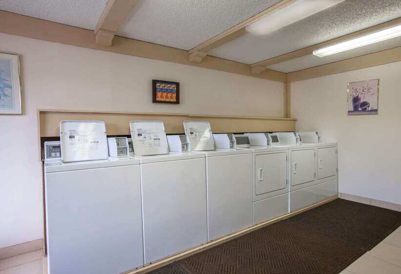 فندق على الطريق Knights Inn Greensburg