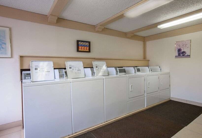 فندق على الطريق Knights Inn Greensburg