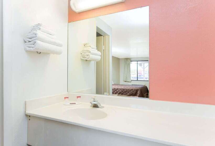 فندق على الطريق Knights Inn Punta Gorda