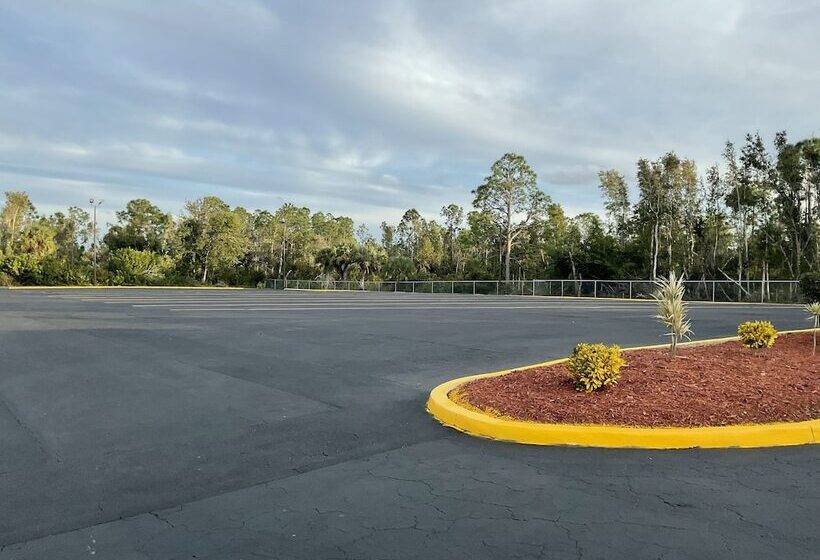 فندق على الطريق Knights Inn Punta Gorda