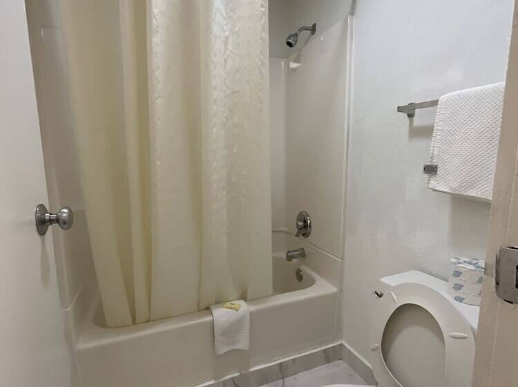 فندق على الطريق Knights Inn Punta Gorda