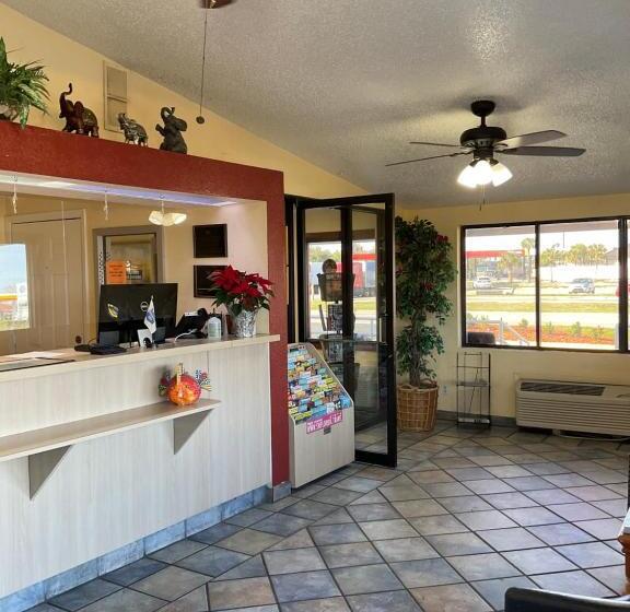 فندق على الطريق Knights Inn Punta Gorda