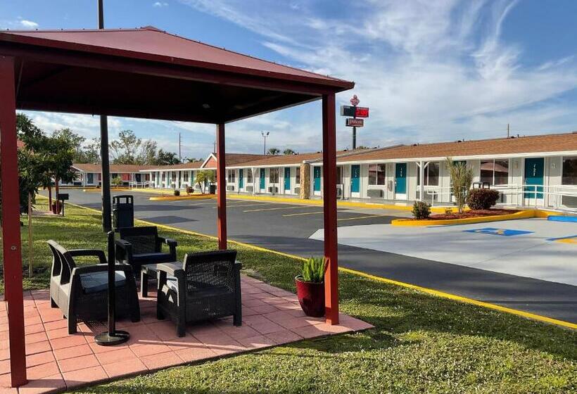 فندق على الطريق Knights Inn Punta Gorda