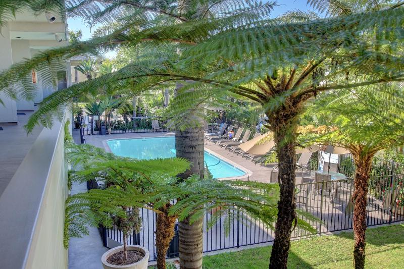 모텔 La Avenida Inn