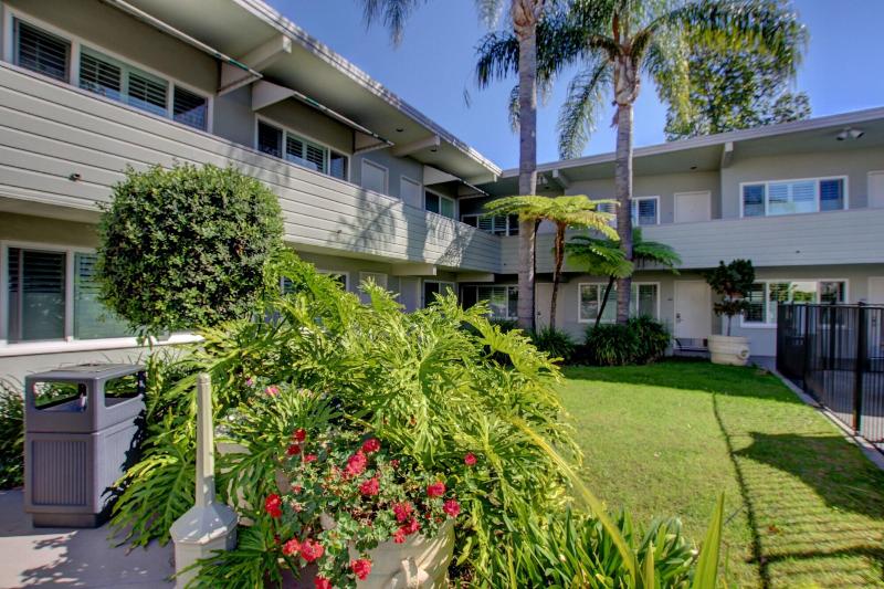 모텔 La Avenida Inn