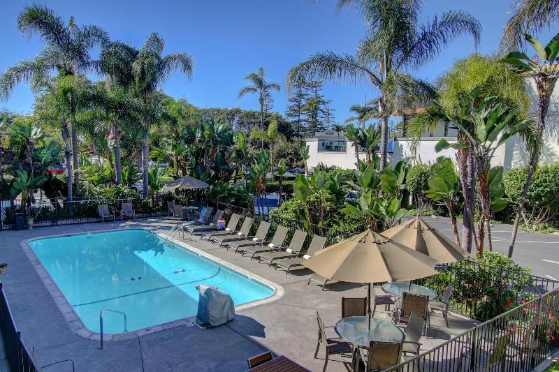 모텔 La Avenida Inn