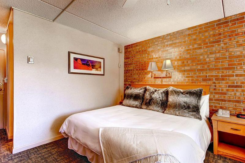 Mountain Chalet Snowmass