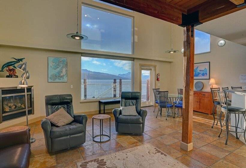 منتجع Land S End