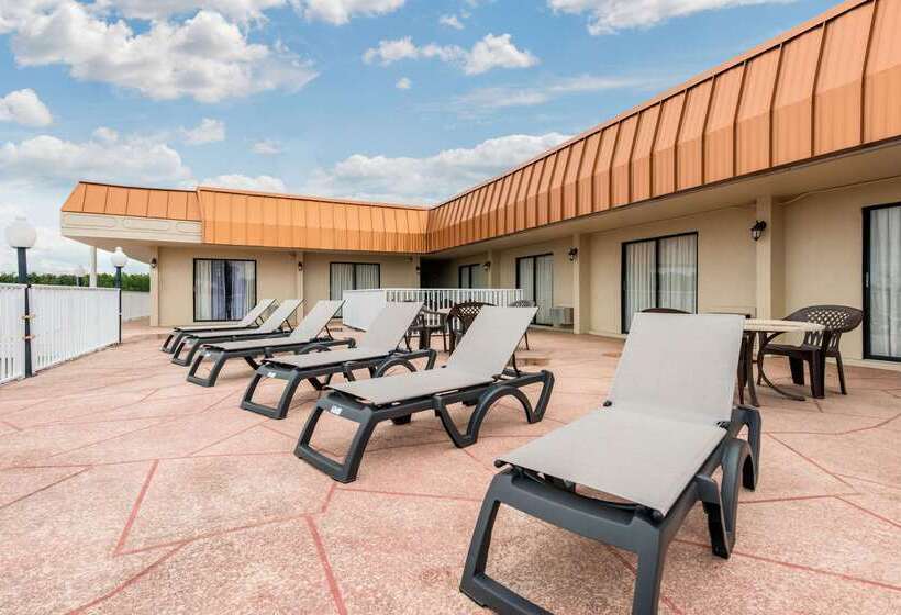 리조트 Quality Inn & Suites Tarpon Springs South