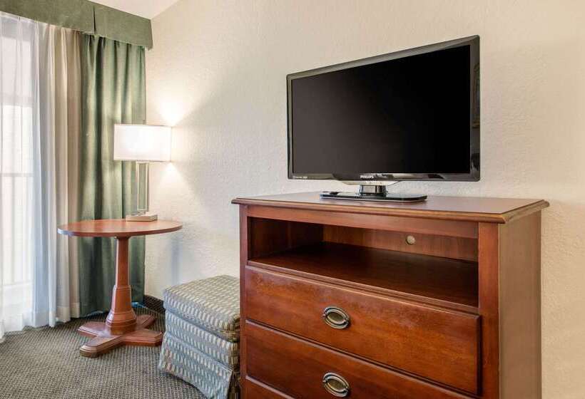 منتجع Quality Inn & Suites Tarpon Springs South