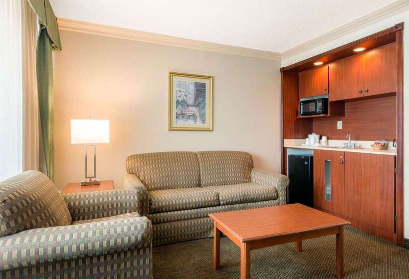 منتجع Quality Inn & Suites Tarpon Springs South