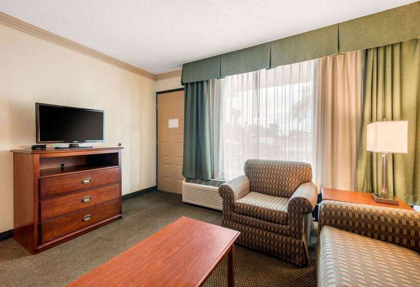 منتجع Quality Inn & Suites Tarpon Springs South