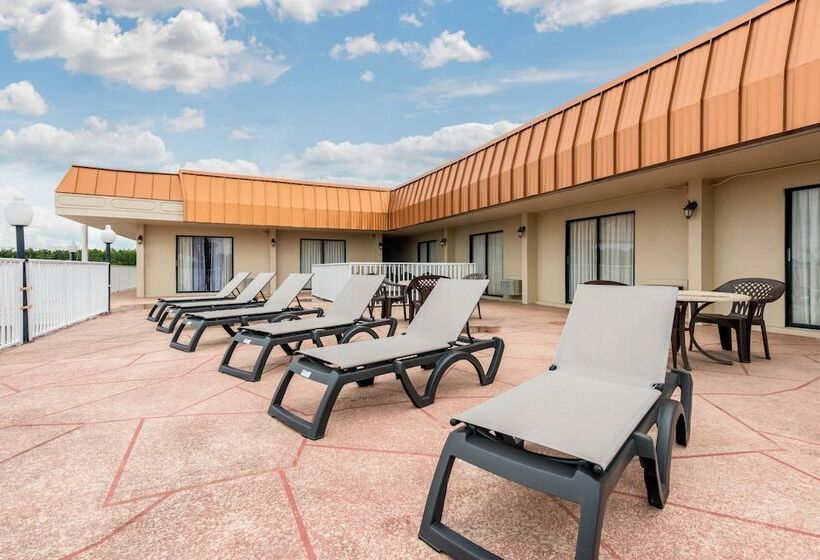 منتجع Quality Inn & Suites Tarpon Springs South