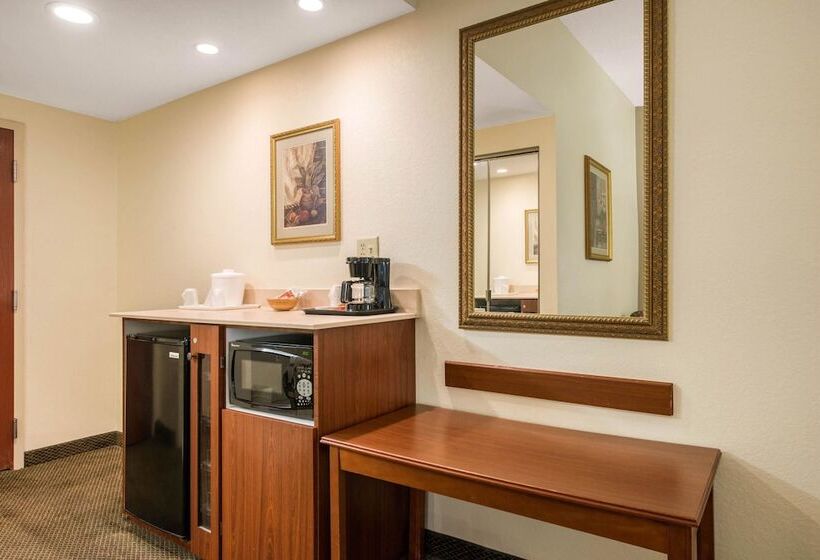 منتجع Quality Inn & Suites Tarpon Springs South