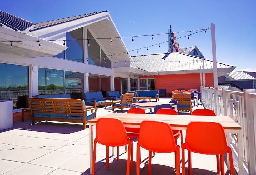 Castaway Bay By Cedar Point Resorts