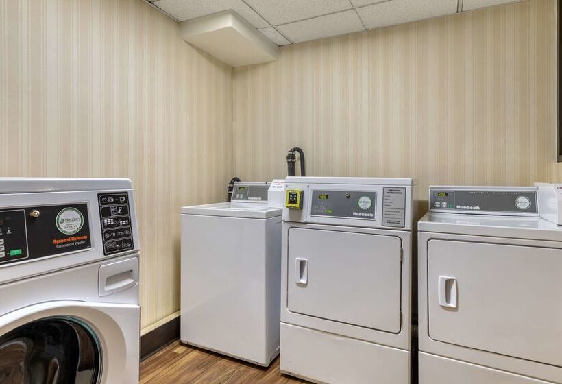 Clarion Hotel Anaheim Resort