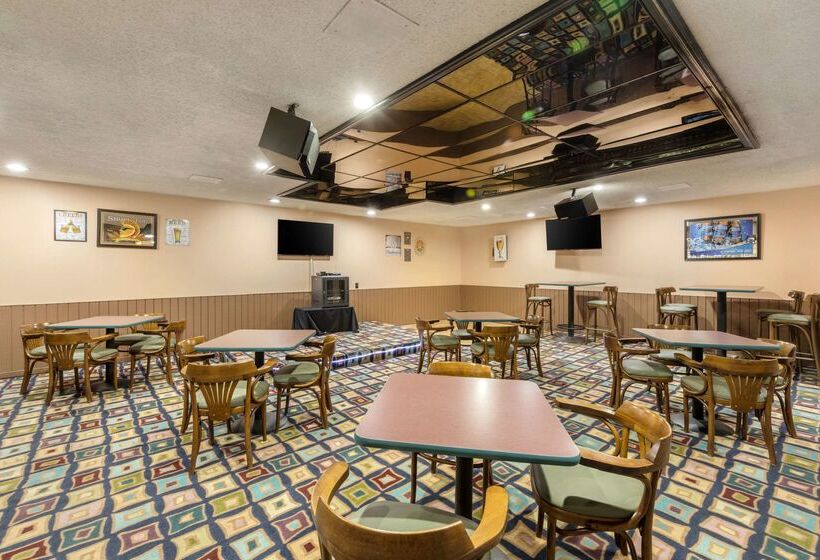 Clarion Hotel Anaheim Resort