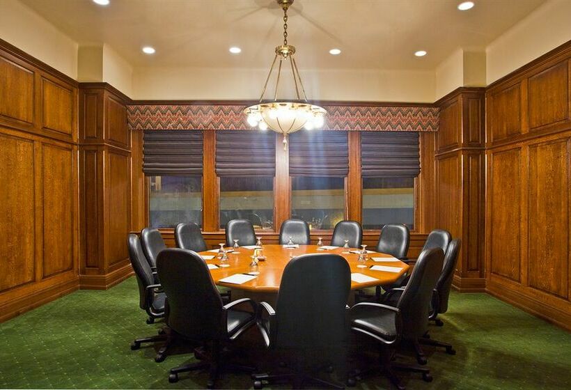 Pensacola Grand Hotel