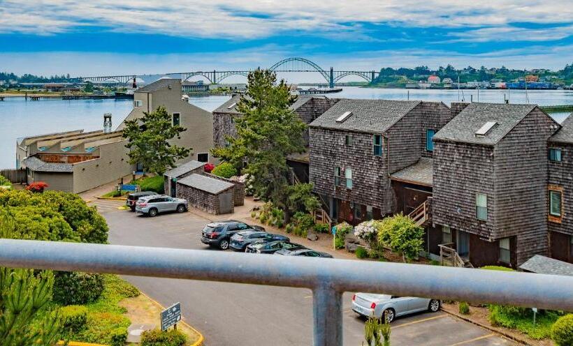 Embarcadero Resort