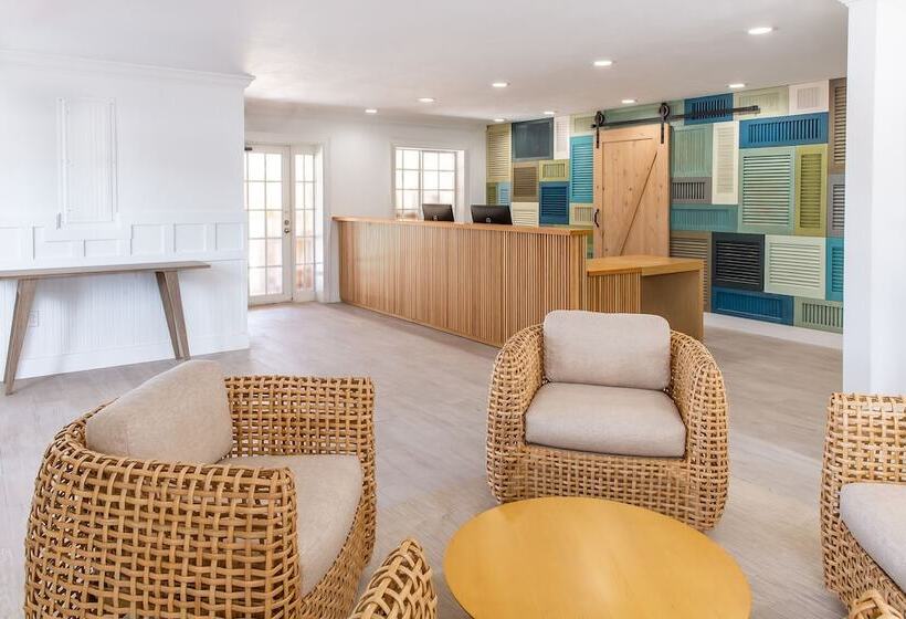 Hadley Resort And Marina