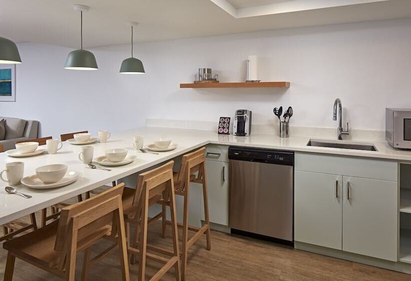 Hadley Resort And Marina