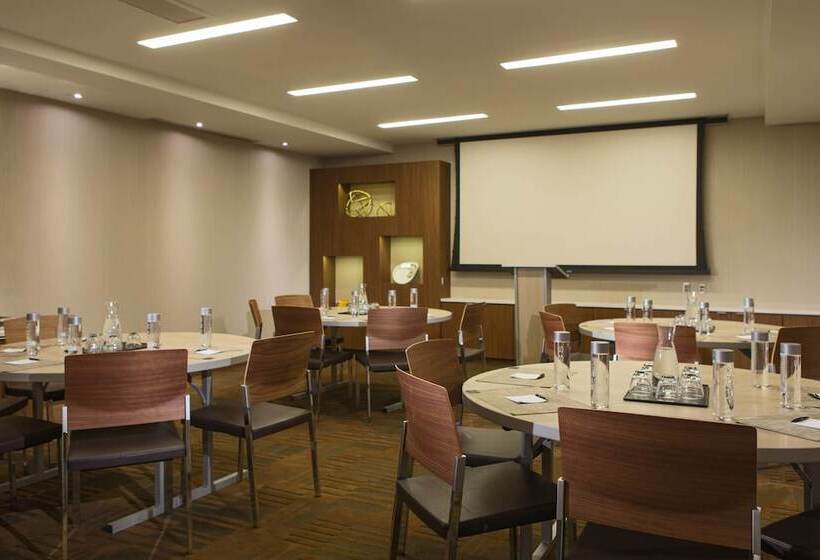 Ac Hotel Kansas City Plaza