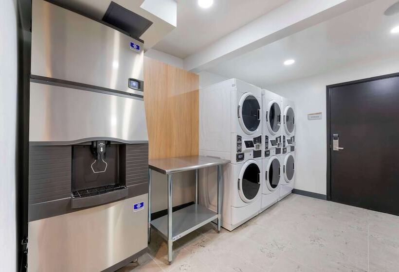 בית מלון כפרי Aiden By Best Western Flagstaff