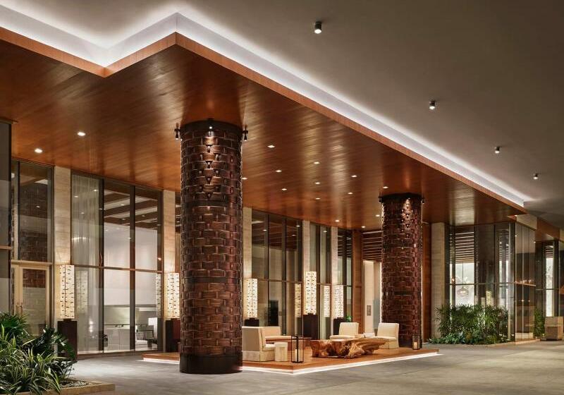 ホテル Alohilani Resort Waikiki Beach