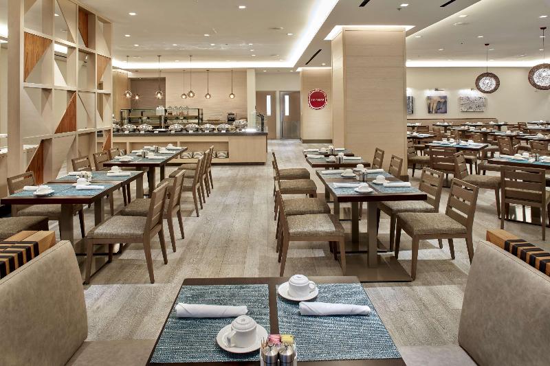 ホテル Alohilani Resort Waikiki Beach