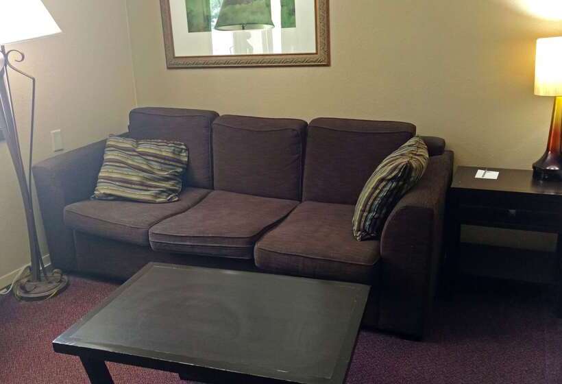 בית מלון כפרי Americas Inn