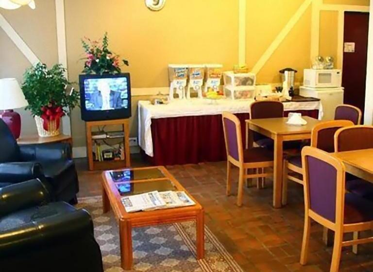 בית מלון כפרי Americas Inn