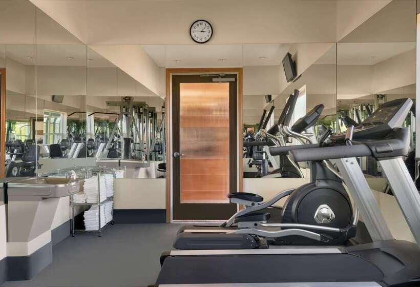 Отель Baymont By Wyndham Bremerton Wa